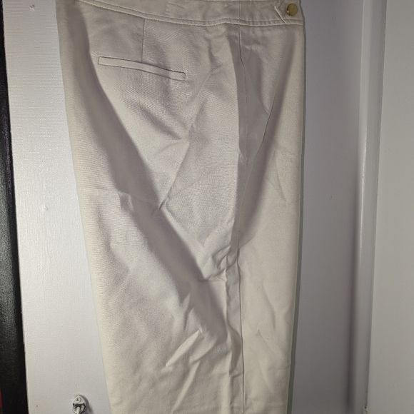 Ladies 14 Rafaella knee length fancy khaki shorts - Picture 4 of 5